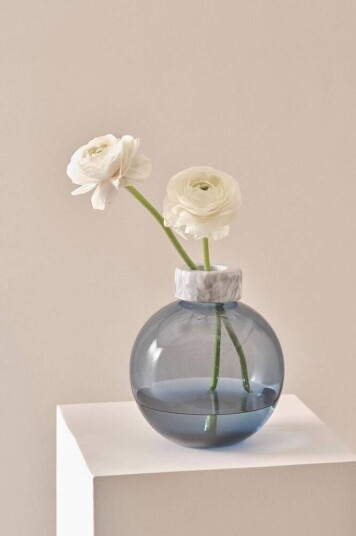 Jotex HILLEVI glassvase - høyde 19 cm Blågrå/marmor 1677612-01-0 1665639-02-0 Jotex HILLEVI glassvase - høyde 19 cm Blågrå/marmor 1677612-01-0 1665639-02-0