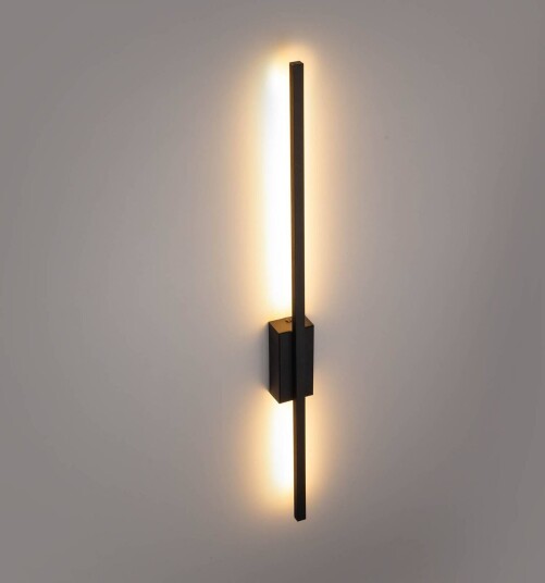 TK Lighting LED-vegglampe Flash svart høyde 79 cm metall 1 lyskilde TK Lighting LED-vegglampe Flash svart høyde 79 cm metall 1 lyskilde