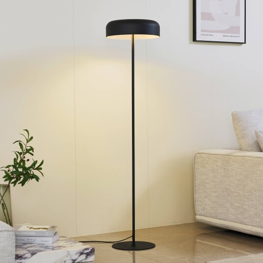 Lindby gulvlampe Edion svart metall Lindby gulvlampe Edion svart metall