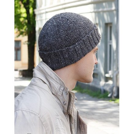 Flagstone Hat by Drops design Strikkeoppskrift på lue størrelse S M L XL S M L XL