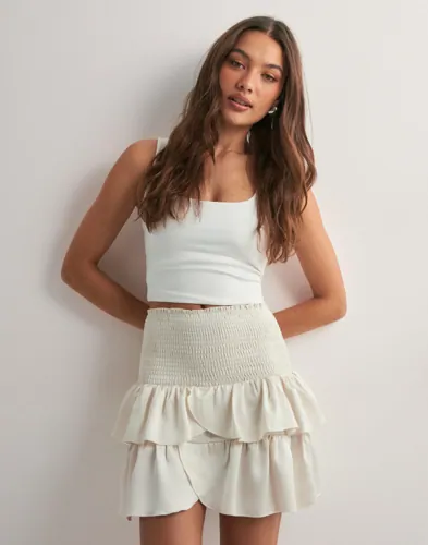 Neo Noir   Hvit   Carin Heavy Sateen Skirt