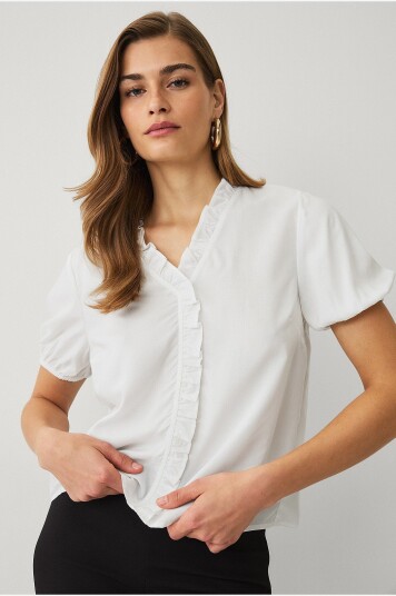 Ellos Collection Hvit Bluse med Volang for Dame - Størrelse 44/46
