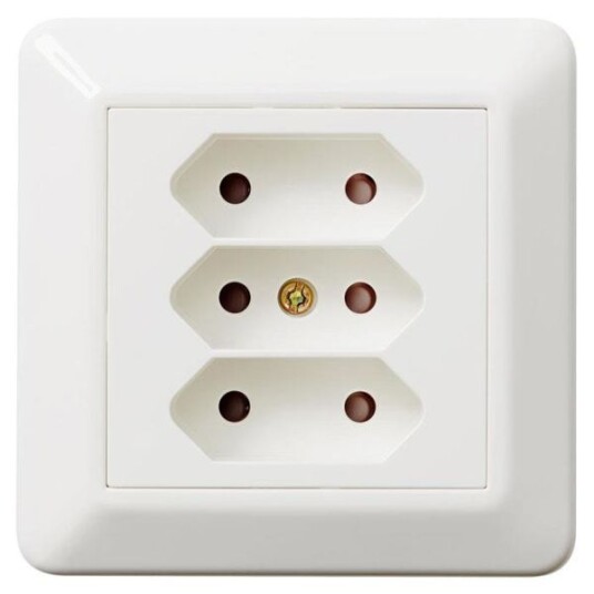 Elko EKO03854 Stikkontakt innfelt, 3-veis Euro