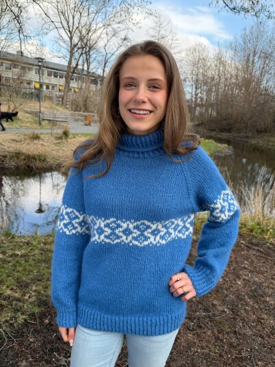 Garnius X Vibeke Lauritsen 621VL-03b Vintra Genser Garnius X Vibeke Lauritsen 621VL-03b Vintra Genser