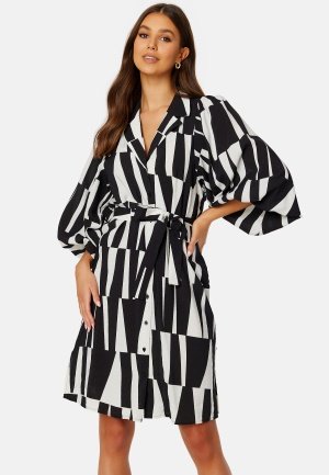 Object Collectors Item Taro 3/4 Dress Black AOP: Sandshell 34 Object Collectors Item Taro 3/4 Dress Black AOP: Sandshell 34