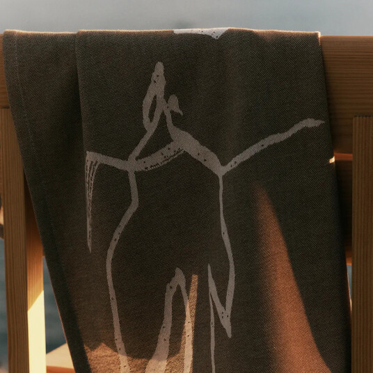 Ferm Living Vuelo Tea Towel Sugar Kelp/Off white Ferm Living Vuelo Tea Towel Sugar Kelp/Off white