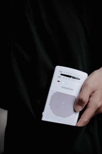 Sangean SR-35 Hvit Bærbar AM/FM Analog Radio med Høyttaler Sangean SR-35 Hvit Bærbar AM/FM Analog Radio med Høyttaler