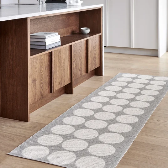 Pappelina Hugo teppe Linen/ Vanilla 70 x 320 cm Pappelina Hugo teppe Linen/ Vanilla 70 x 320 cm