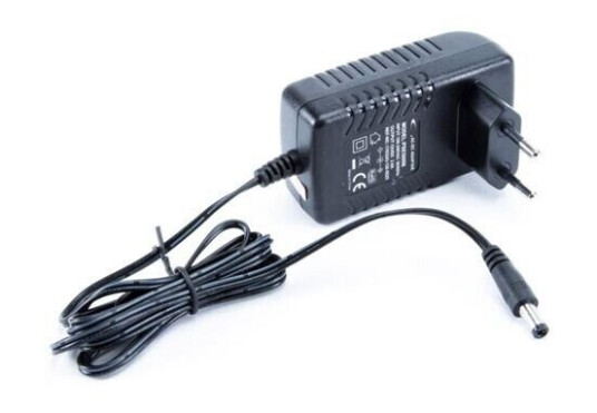 Strømadapter / lader for ZOOM AD 19. Strømadapter / lader for ZOOM AD 19.