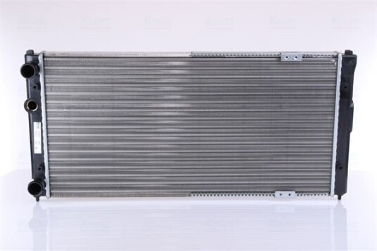 Radiator NISSENS 673001