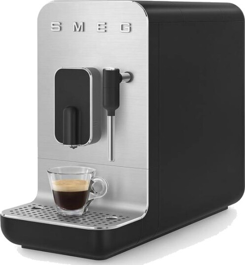 Smeg BCC12 Kaffemaskin 1,4L med Melkeskummer Svart Smeg BCC12 Kaffemaskin 1,4L med Melkeskummer Svart