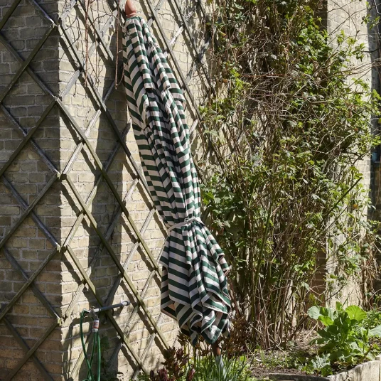 Skagerak Messina Parasoll Ø300 Dark Green Stripe