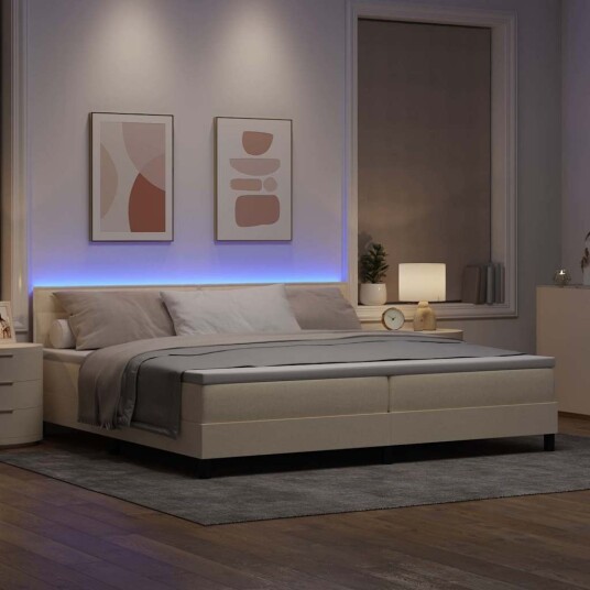  Boxspring seng med madrass og LED krem 200x200 cm stoff