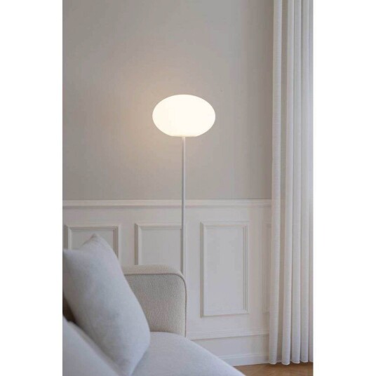 CPH Lighting Eggy Pin gulvlampe Ø 32 cm hvit/opal av/på Stue 150 Hvit CPH Lighting Eggy Pin gulvlampe Ø 32 cm hvit/opal av/på Stue 150 Hvit
