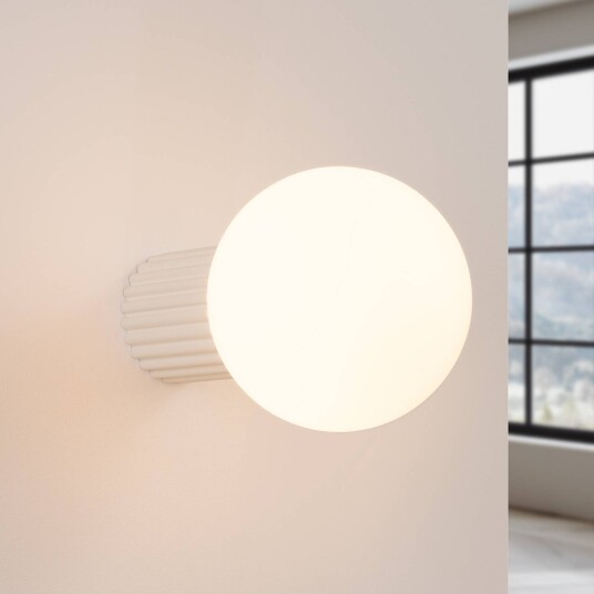 Vegglampe ORBI SOLLUX LIGHTING dimbar Krem / amber Baderom Aluminium Kule