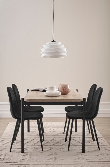 Ellos Home Spisegruppe Gilda med bord 120x80 cm + 4 stoler Svart Ellos Home Spisegruppe Gilda med bord 120x80 cm + 4 stoler Svart