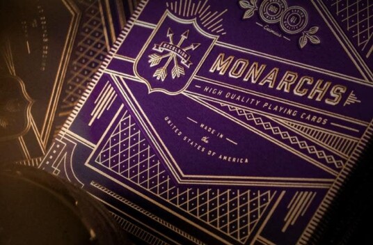 Monarch Purple Deluxe Kortstokk - Brettspill fra Outland