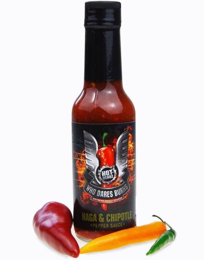 Who Dares Burns! Naga & Chipotle Peppersauce Kjempesterk Chilisaus med Forskjellige Chilier 148 ml Who Dares Burns! Naga & Chipotle Peppersauce Kjempesterk Chilisaus med Forskjellige Chilier 148 ml
