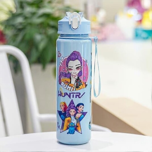 Vannflaske K Pop Demon Hunters 700 ml med og vipplokk bærbar for reise og treningsstudio