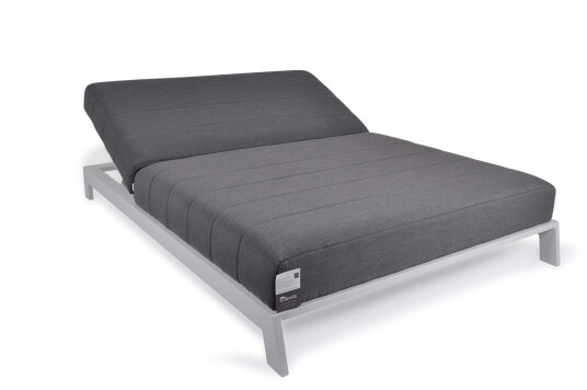 Bite solseng Hvit med grå pute Aluminium/Sunbrella Bite solseng Hvit med grå pute Aluminium/Sunbrella