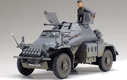 Tamiya 1/35 Sd.Kfz.222 Leichter Panzerspähwagen (4x4) Tamiya 1/35 Sd.Kfz.222 Leichter Panzerspähwagen (4x4)