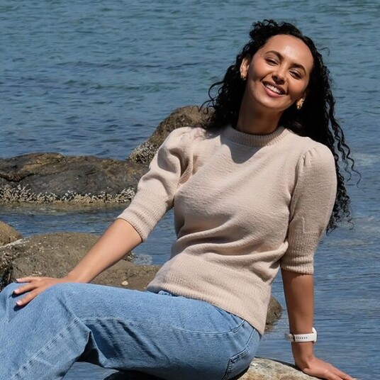 Bluum Strikkegenser NOVI til dame garnpakke i Soft Merino Ull Bluum Strikkegenser NOVI til dame garnpakke i Soft Merino Ull
