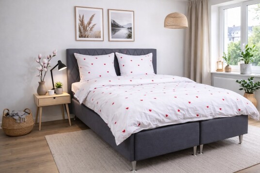 Putetrekk 60x63 cm   100% bomull   Hvit med hjerter