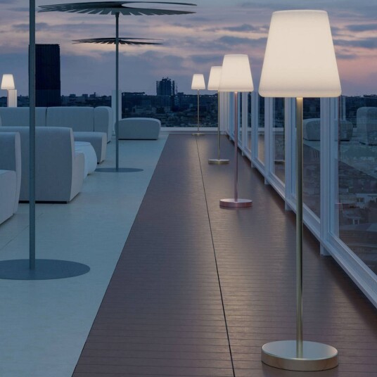 New Garden Lola Slim 120 Led Gulvlampe Antrasitt New Garden Lola Slim 120 Led Gulvlampe Antrasitt