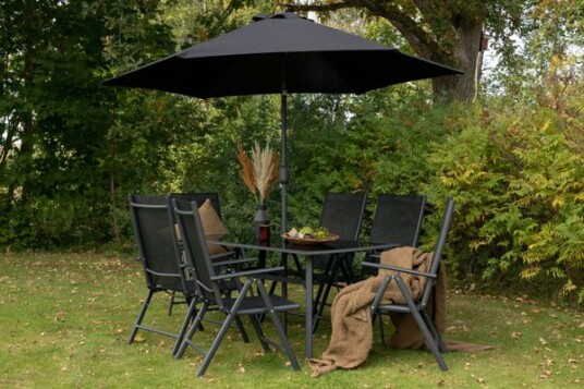 Venture Home Design Brekki Hagemøbelsett inkl. Parasoll Sort 1699582-01-0 1699583-02-0