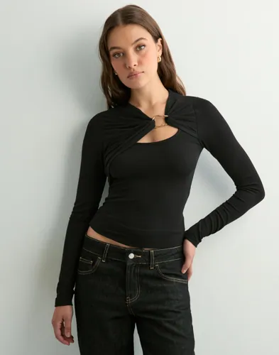 Nelly   Svart   Unique LS Top