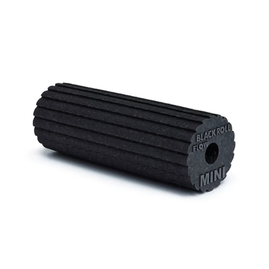 Blackroll Mini Flow Foam Roller. Spesialutviklet og gjennomtestet foamroller med tagger. 15 x 6 cm. Fås i flere farger. 100 % resirkulerbar. Blackroll Mini Flow Foam Roller. Spesialutviklet og gjennomtestet foamroller med tagger. 15 x 6 cm. Fås i flere farger. 100 % resirkulerbar.