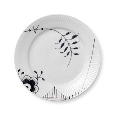 Royal Copenhagen Black Fluted Mega tallerken 2 Diameter 19 cm Royal Copenhagen Black Fluted Mega tallerken 2 Diameter 19 cm
