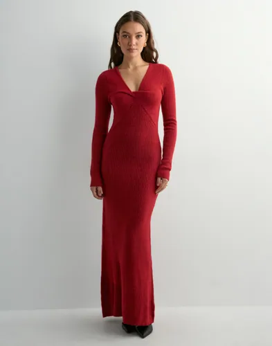 Nelly   Rød   Long Twist Knit Dress