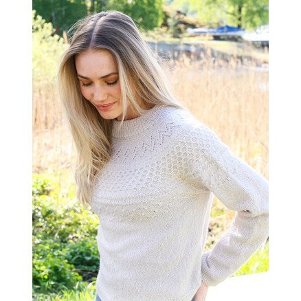 Miss Summerbee Sweater by DROPS Design Genser Strikkeoppskrift str S XXXL