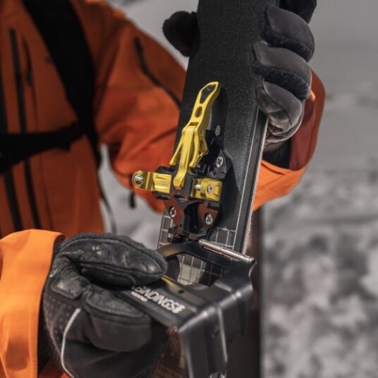 ATK Skarejern Aluminium Crampons 108mm for Toppturbindinger Svart