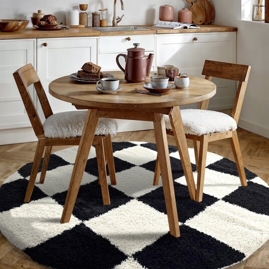 Runde tepper Gordes svart/hvitt Størrelse: Ø 200 cm Runde tepper Gordes svart/hvitt Størrelse: Ø 200 cm
