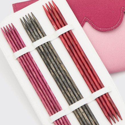 KnitPro Dreamz Strømpepinnesett 20 cm 2,5 5 mm 6 størrelser KnitPro Dreamz Strømpepinnesett 20 cm 2,5 5 mm 6 størrelser