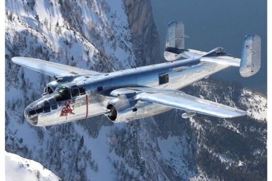 Revell B-25J Mitchell Flymodell Byggesett 1:48