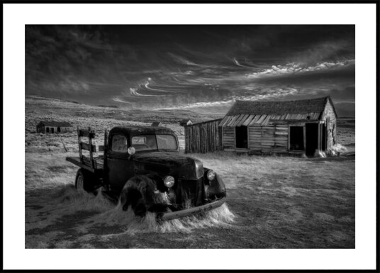 Forgotten Farmhouse Truck Plakat / 40x50 Forgotten Farmhouse Truck Plakat / 40x50