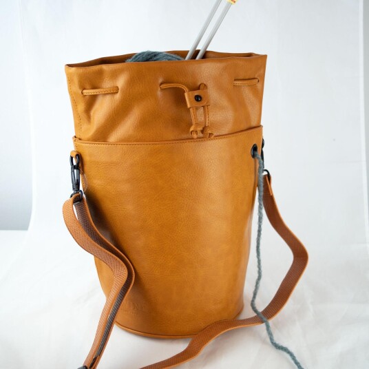 Strikkeveske av PU skinn 30x23 cm Strikkeveske av PU skinn 30x23 cm