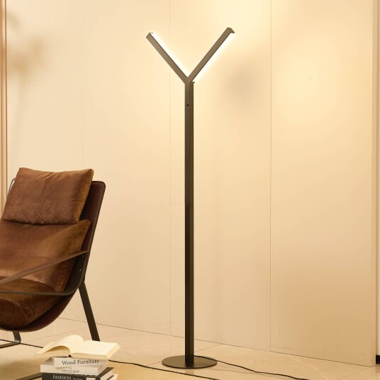 Lucande LED-gulvlampe Ilian svart metall CCT dimbar