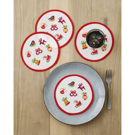 Permin Broderisett Kringle i midten Ø15 cm Deksler x 4