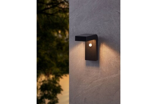 Vegglampe utendørsbelysning Eglo Baracconi med sensor - Svart