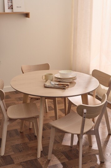 Ellos Home Spisegruppe Ridney med 1 bord + 4 stoler Natur Ellos Home Spisegruppe Ridney med 1 bord + 4 stoler Natur