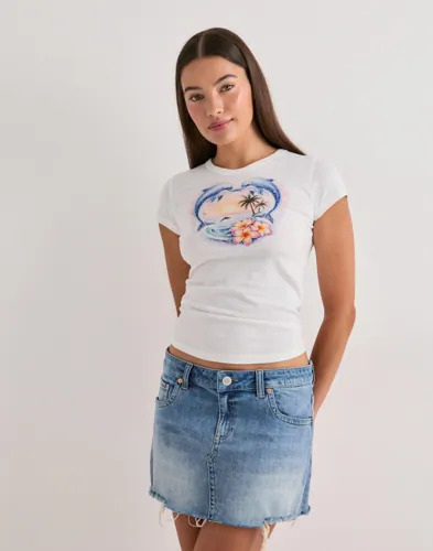 Nelly   Hvit   Essential Print Tee
