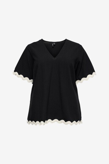 Vero Moda Curve Bluse vmcJenna S/S V neck Top Wvn Btq GA Svart Vero Moda Curve Bluse vmcJenna S/S V neck Top Wvn Btq GA Svart