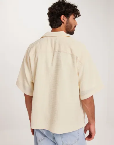 Jack & Jones Jornoto Structure Resort Shirt Ss Kortermede skjorter Beige Jack & Jones Jornoto Structure Resort Shirt Ss Kortermede skjorter Beige