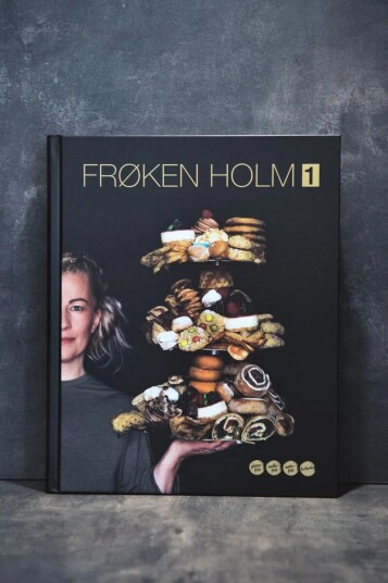 Frøken Holm 1 Av Elisabeth Holm