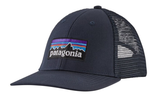 Patagonia P-6 Logo Lopro Trucker Hat OneSize, Navy Blue