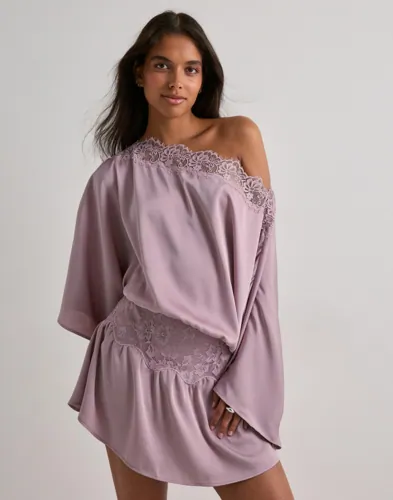 Nelly   Rosa   Slouchy Lace Dress